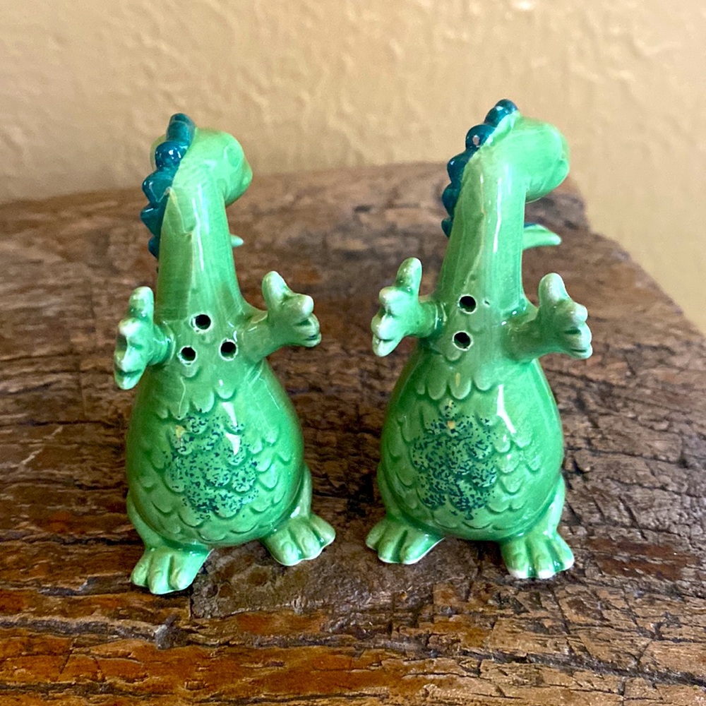 SOLD DO NOT BUY 🦖Rare🦖Vintage Dinosaur Salt & Pepper Shakers - Picture 2 of 8